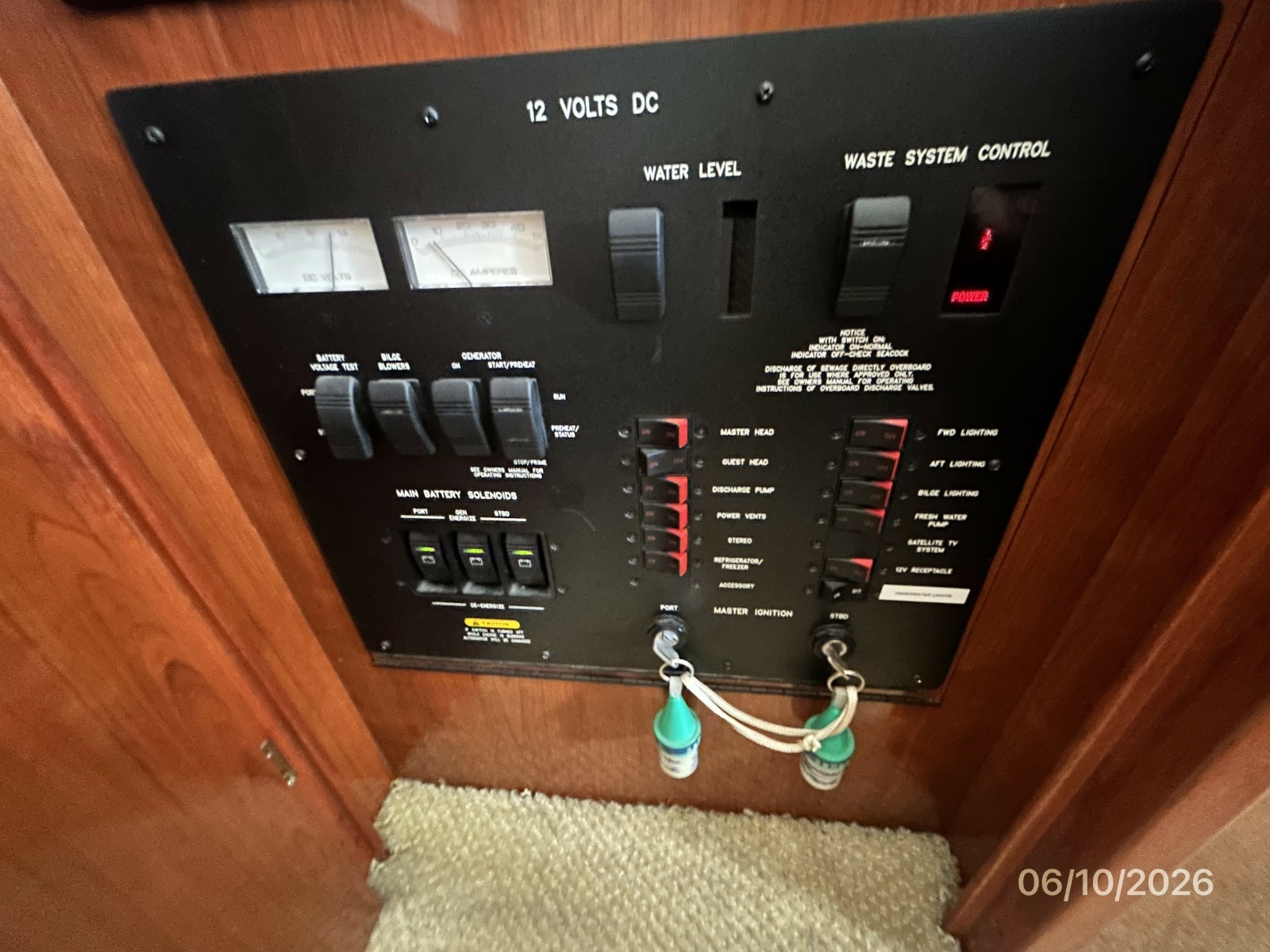 39' Sea Ray electrical panel1