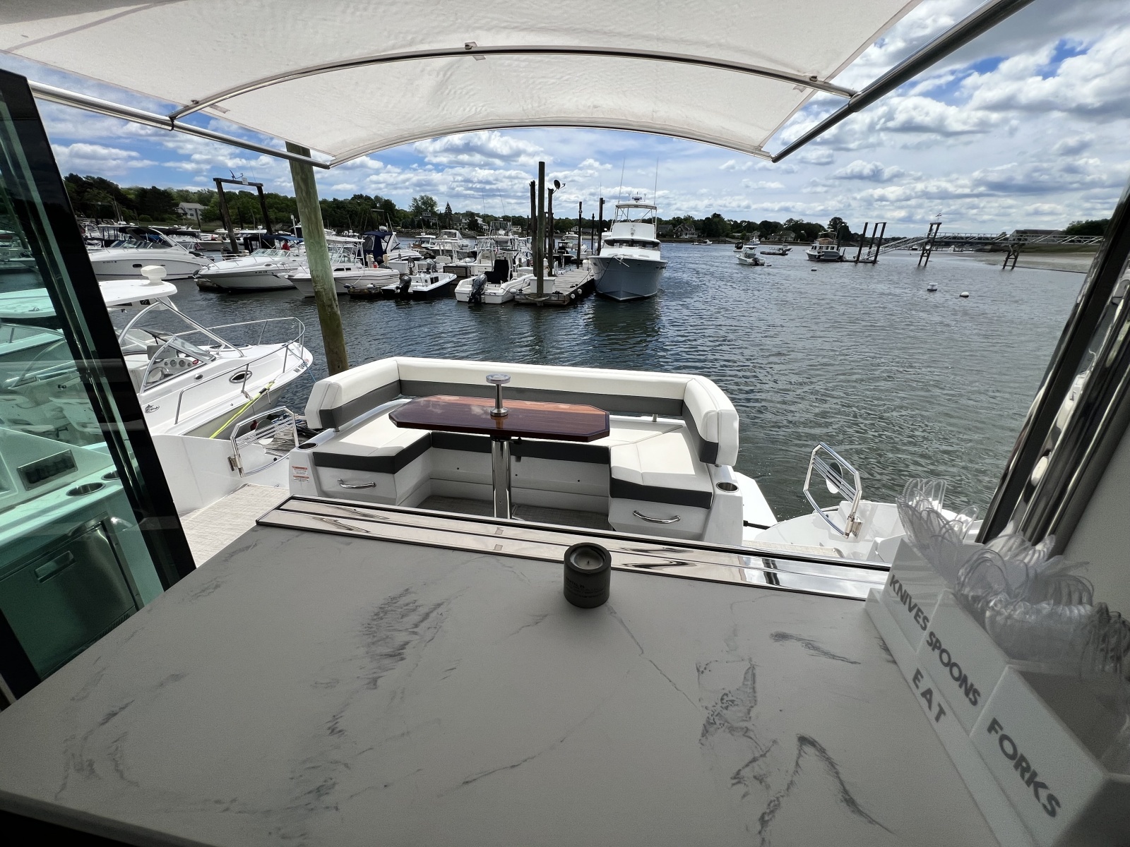2021 Cruisers Yachts 50 Cantius