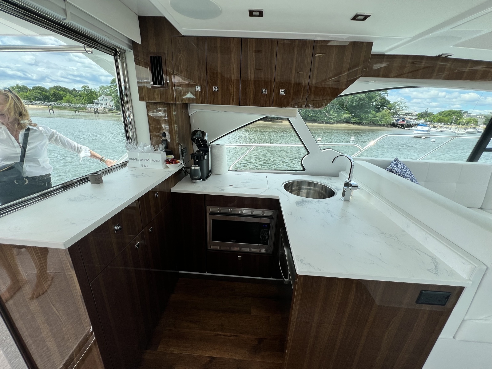 2021 Cruisers Yachts 50 Cantius