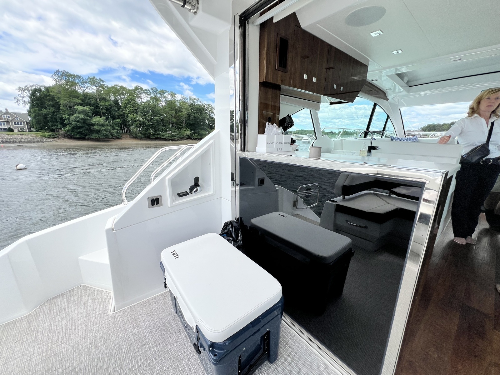2021 Cruisers Yachts 50 Cantius