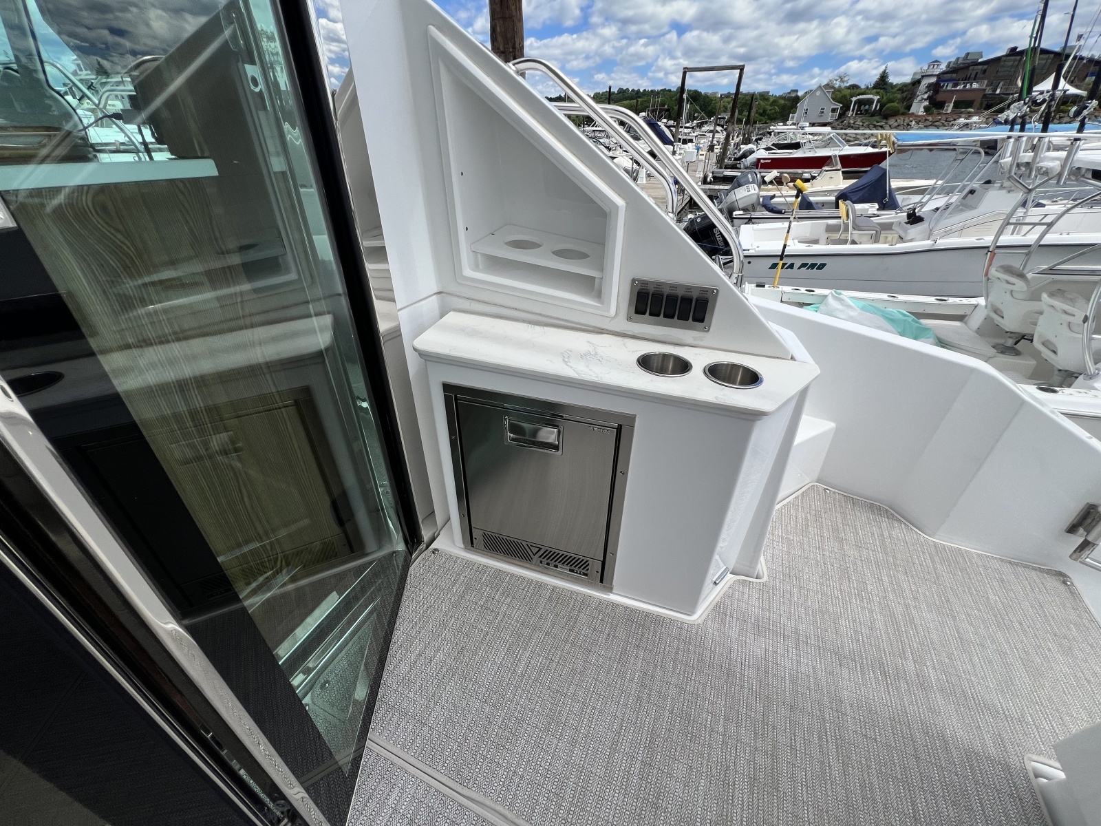 2021 Cruisers Yachts 50 Cantius