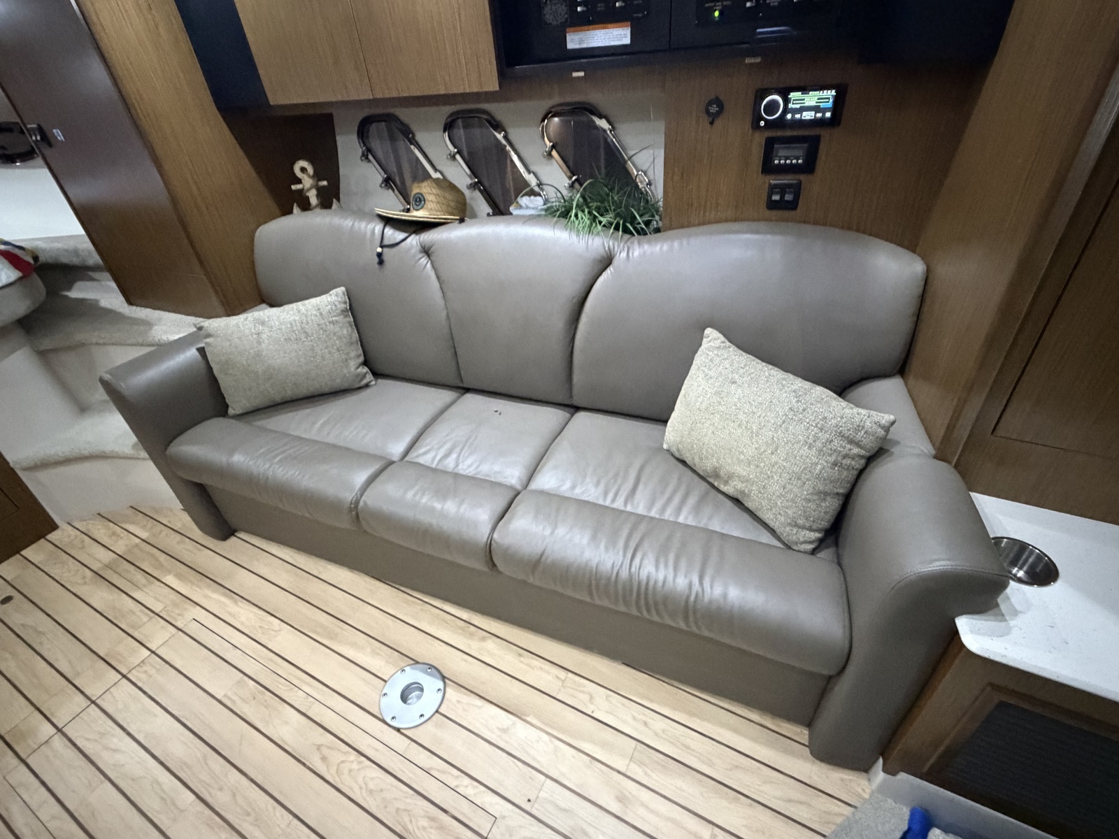 2014 Cruisers 350 Express