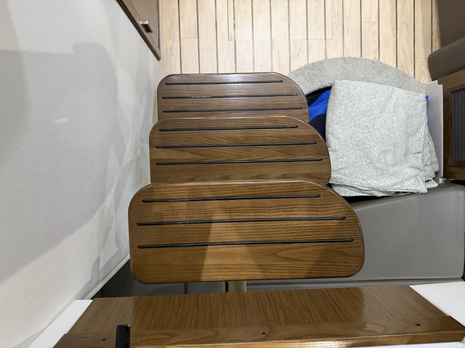 2014 Cruisers 350 Express