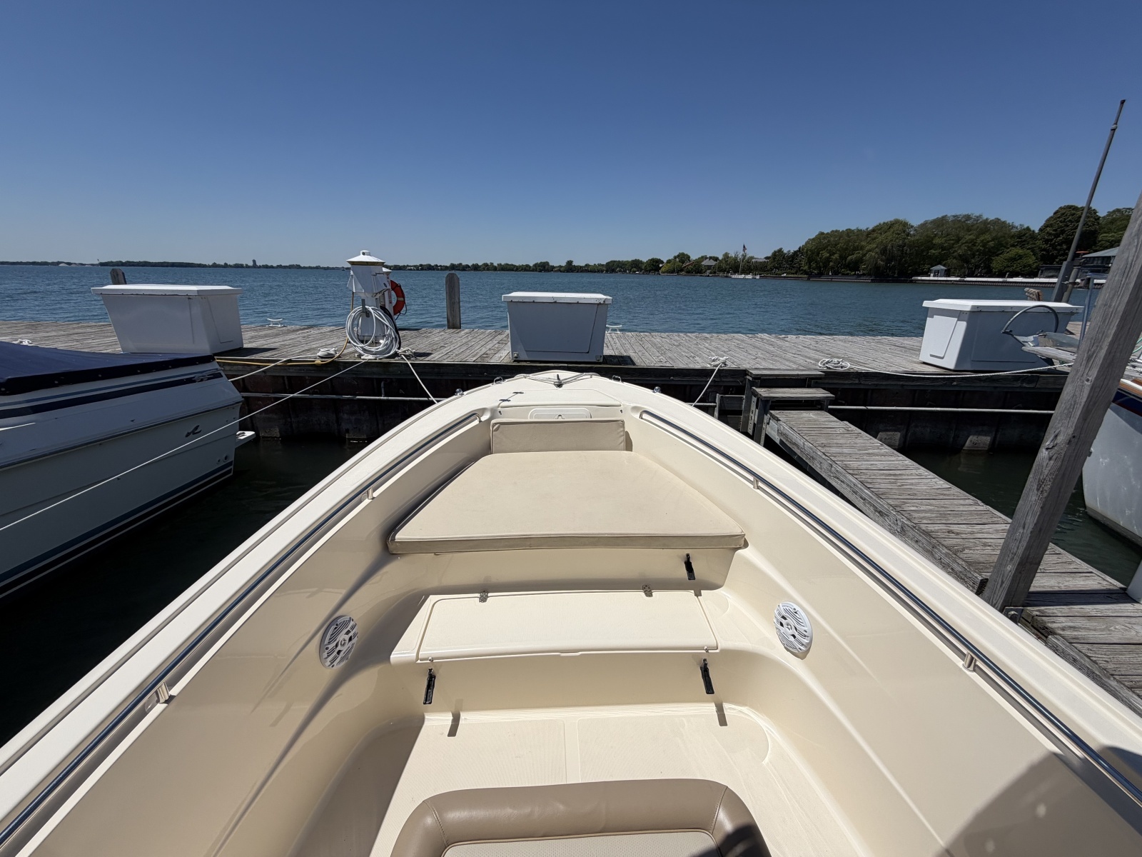 2007 Scout 242 Sportfish