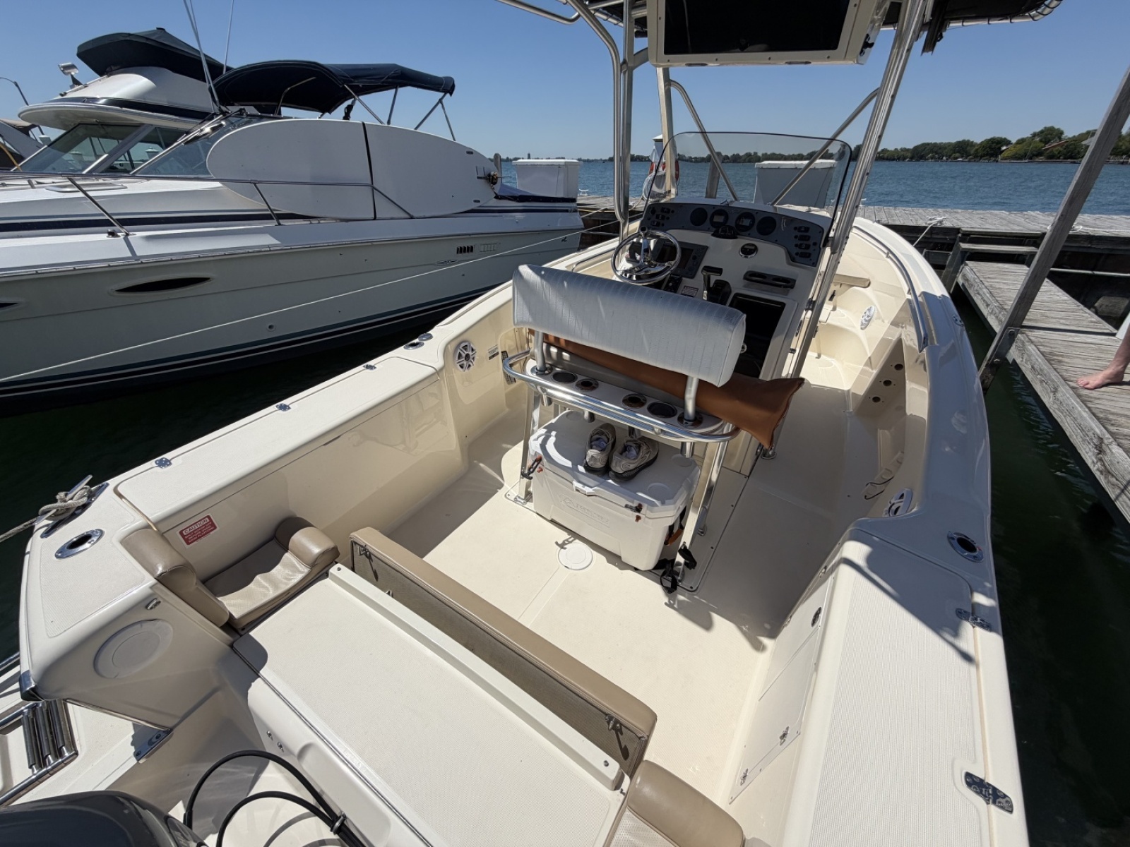 2007 Scout 242 Sportfish