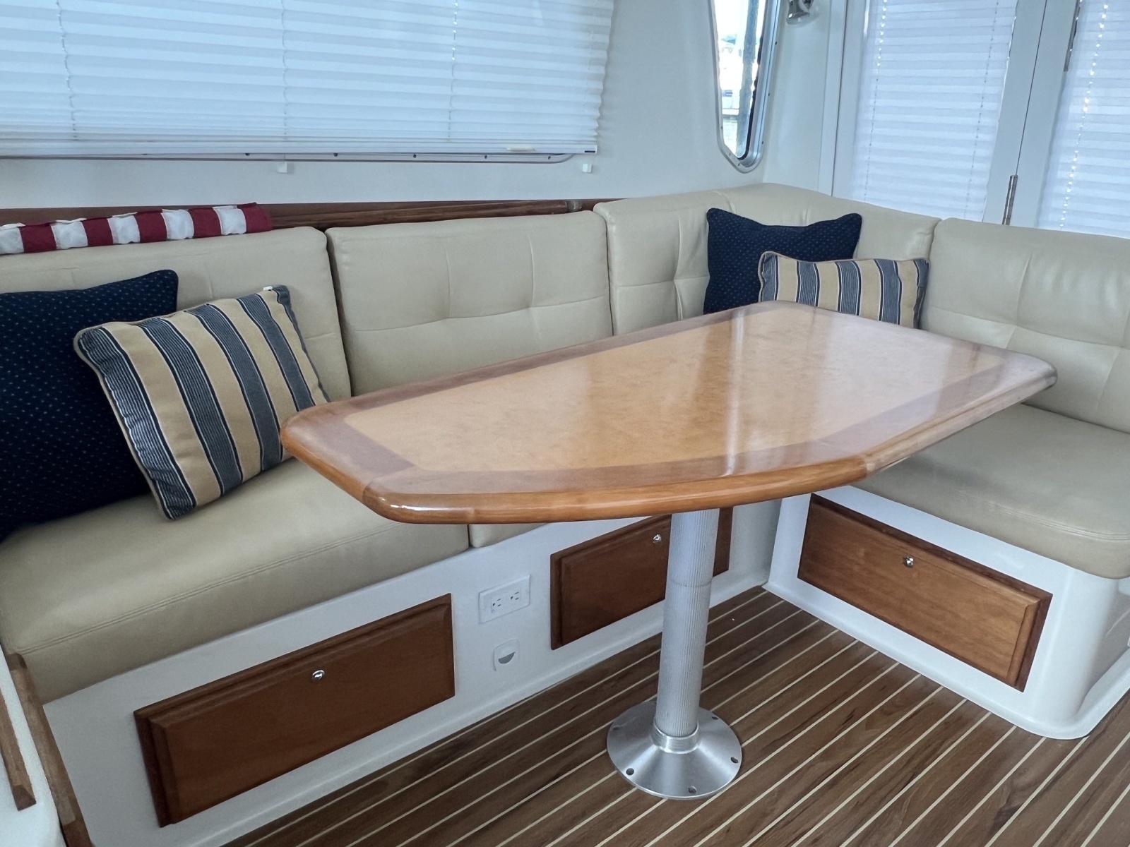 Last One 37ft Back Cove Yacht For Sale