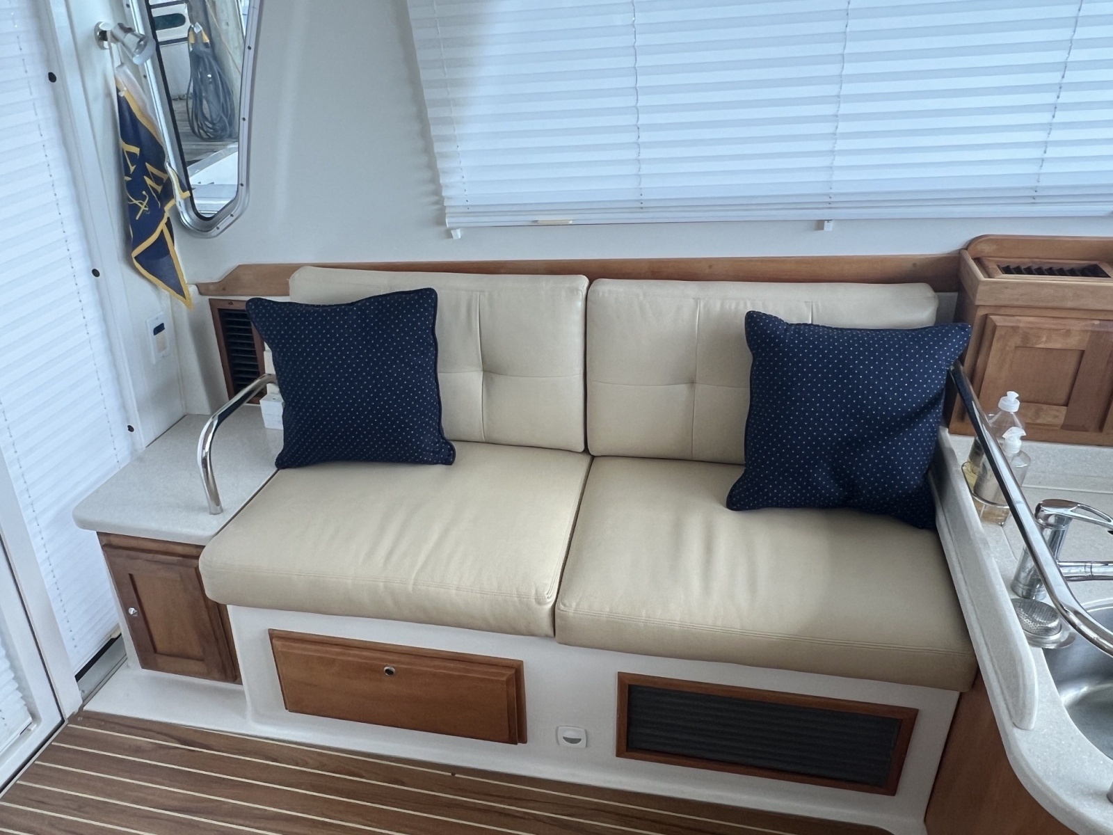 Last One 37ft Back Cove Yacht For Sale