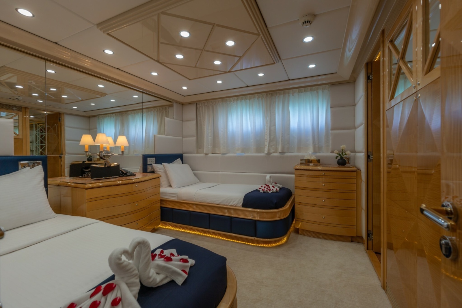 LADY AZUL 129ft Heesen Yachts Yacht For Sale