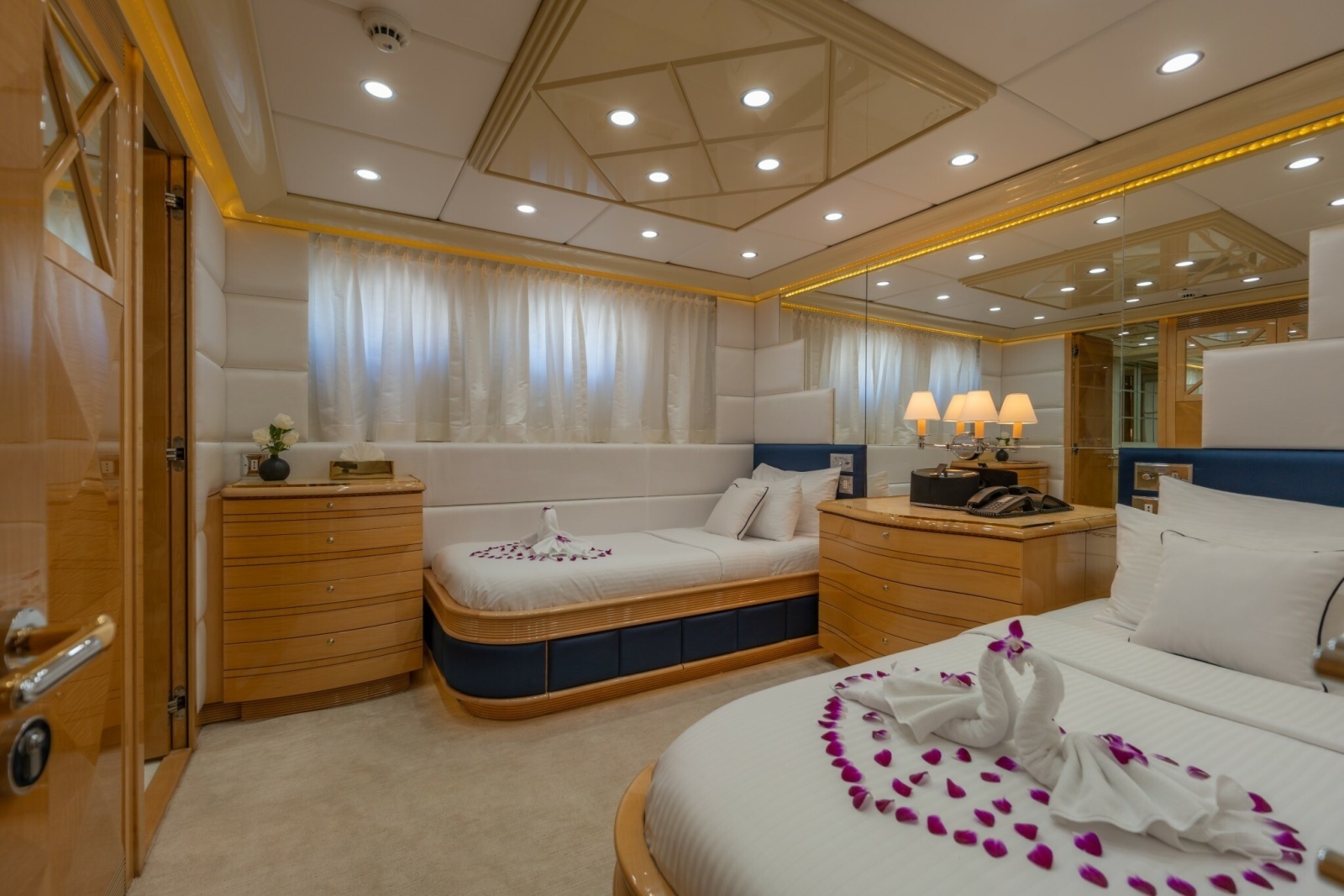 LADY AZUL 129ft Heesen Yachts Yacht For Sale