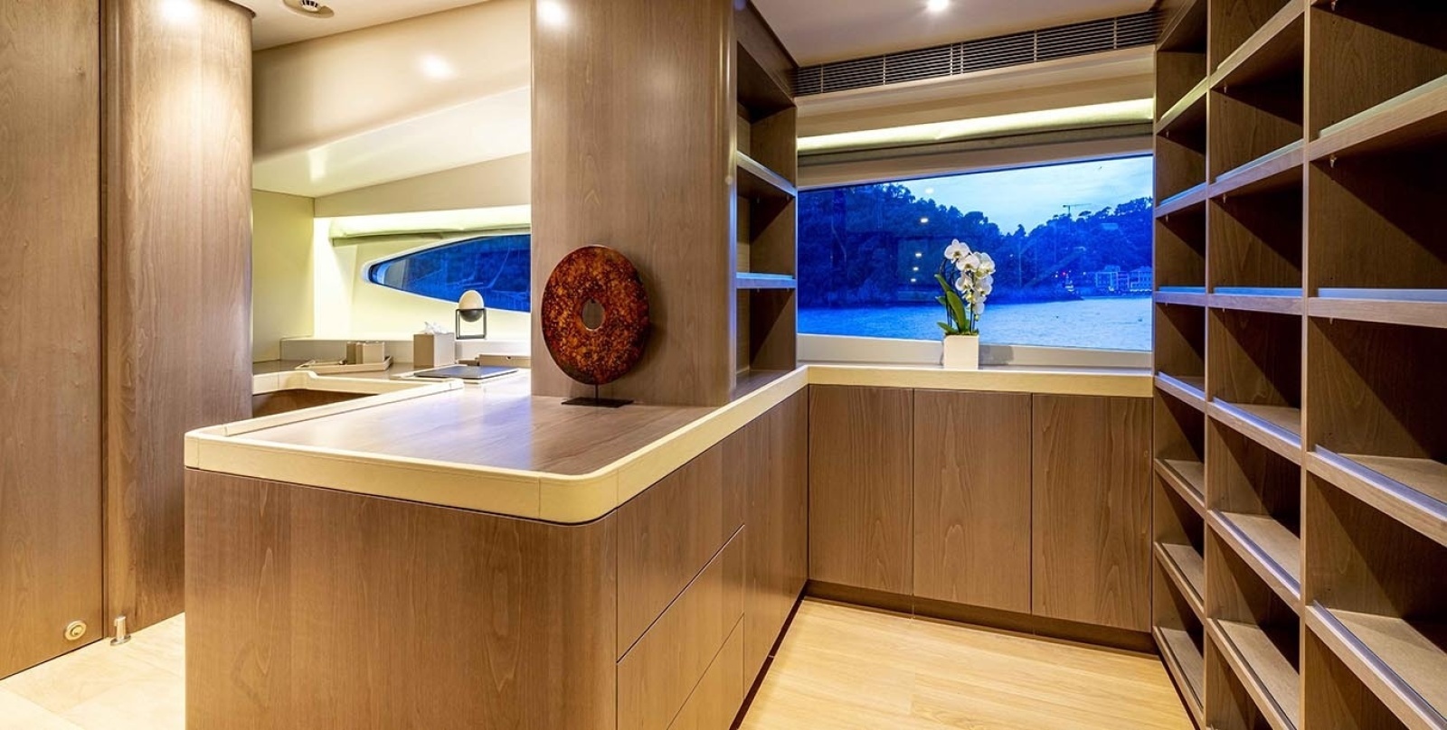 UNEXPECTED 123ft Heesen Yachts Yacht For Sale