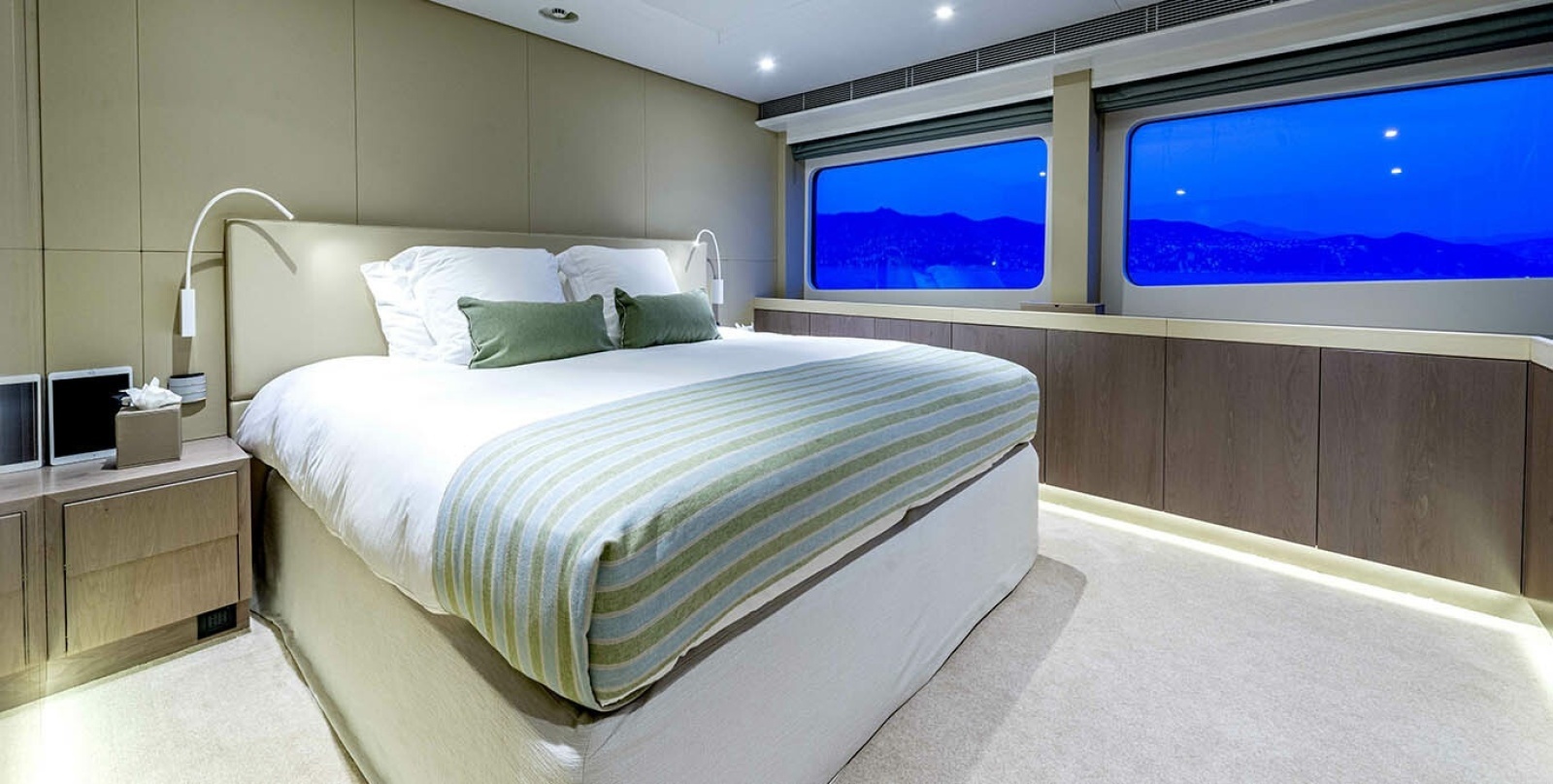 UNEXPECTED 123ft Heesen Yachts Yacht For Sale