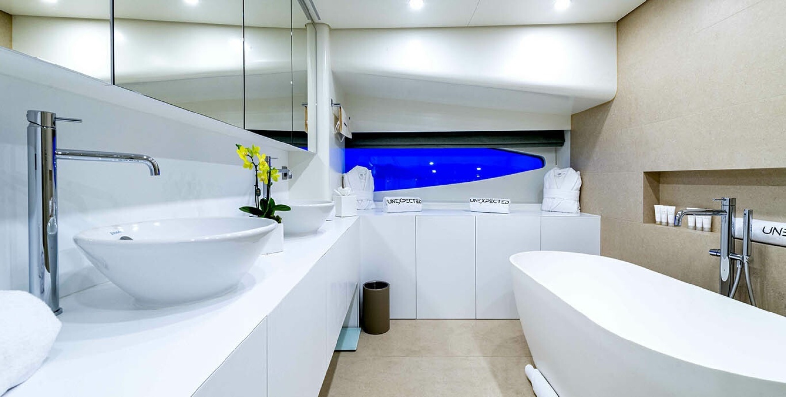 UNEXPECTED 123ft Heesen Yachts Yacht For Sale