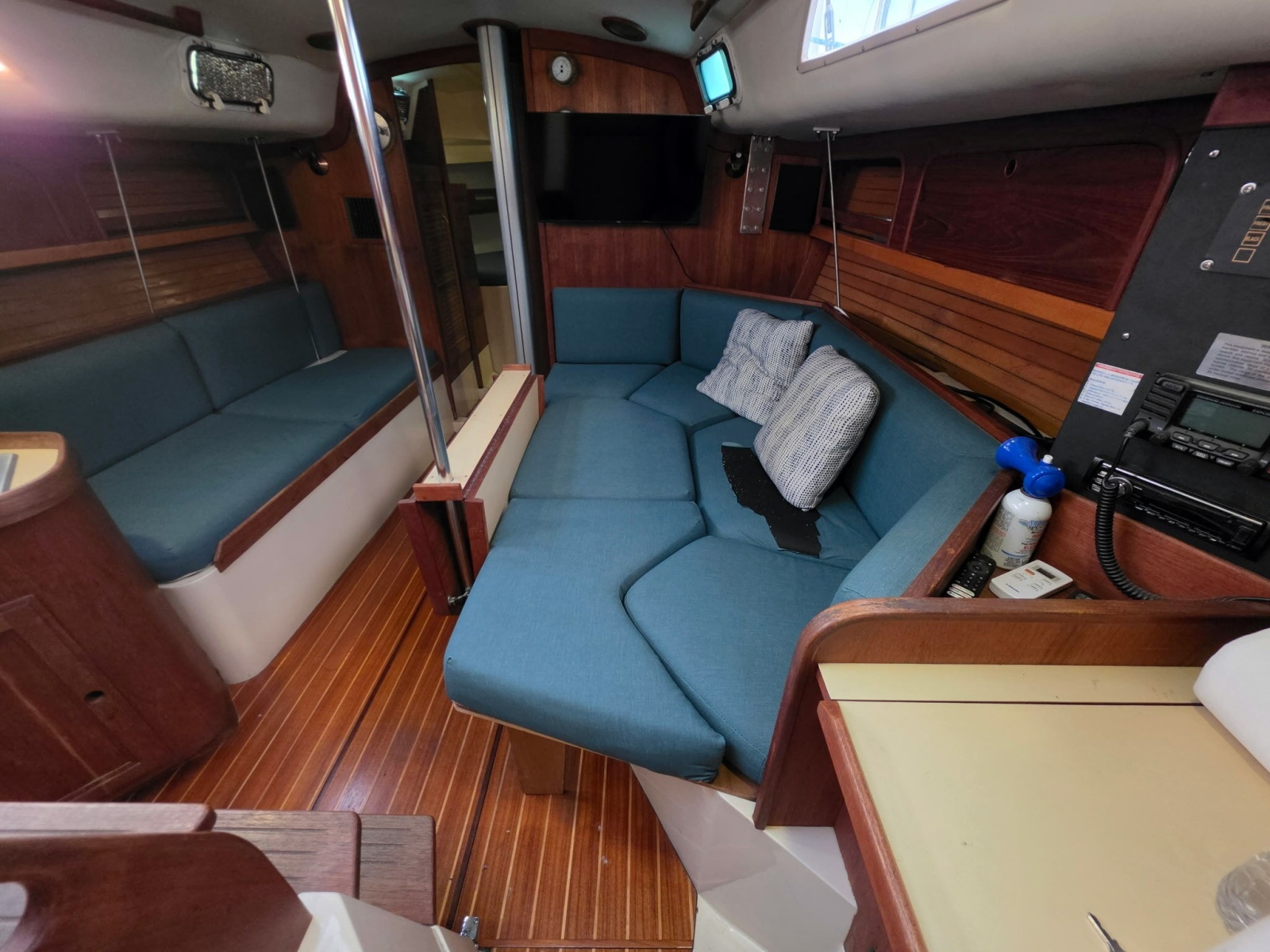 1988 CAL 33