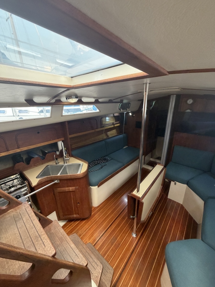 1988 CAL 33