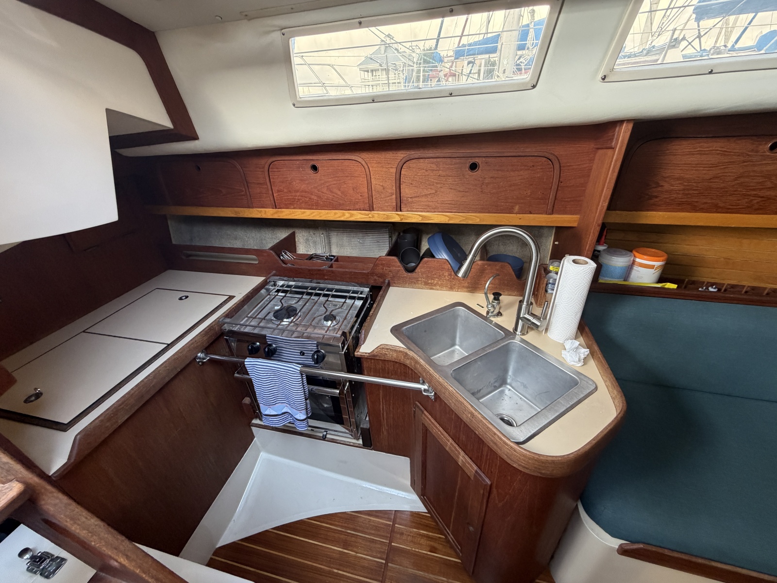 1988 CAL 33