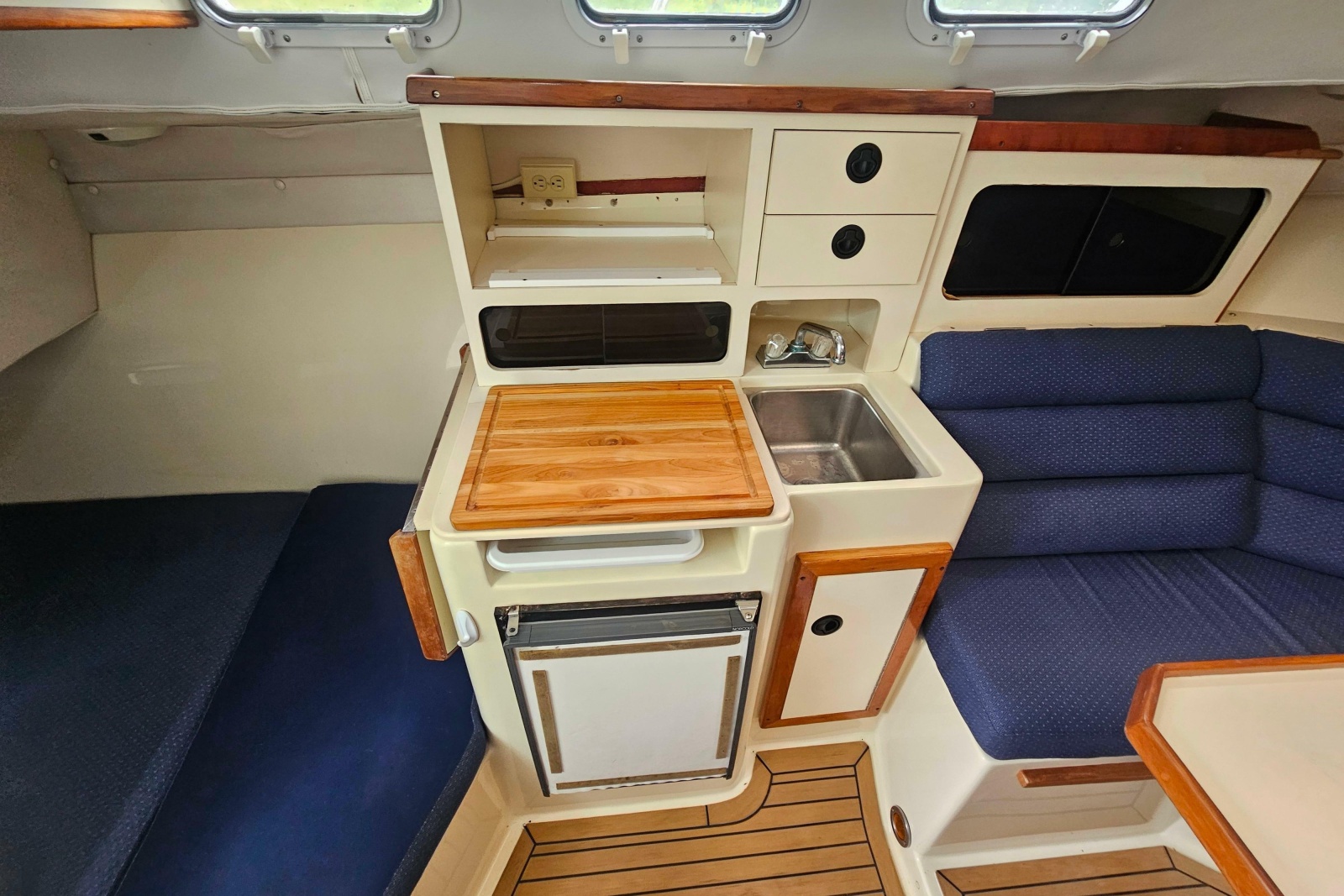 1999 Albin 28 Tournament Express