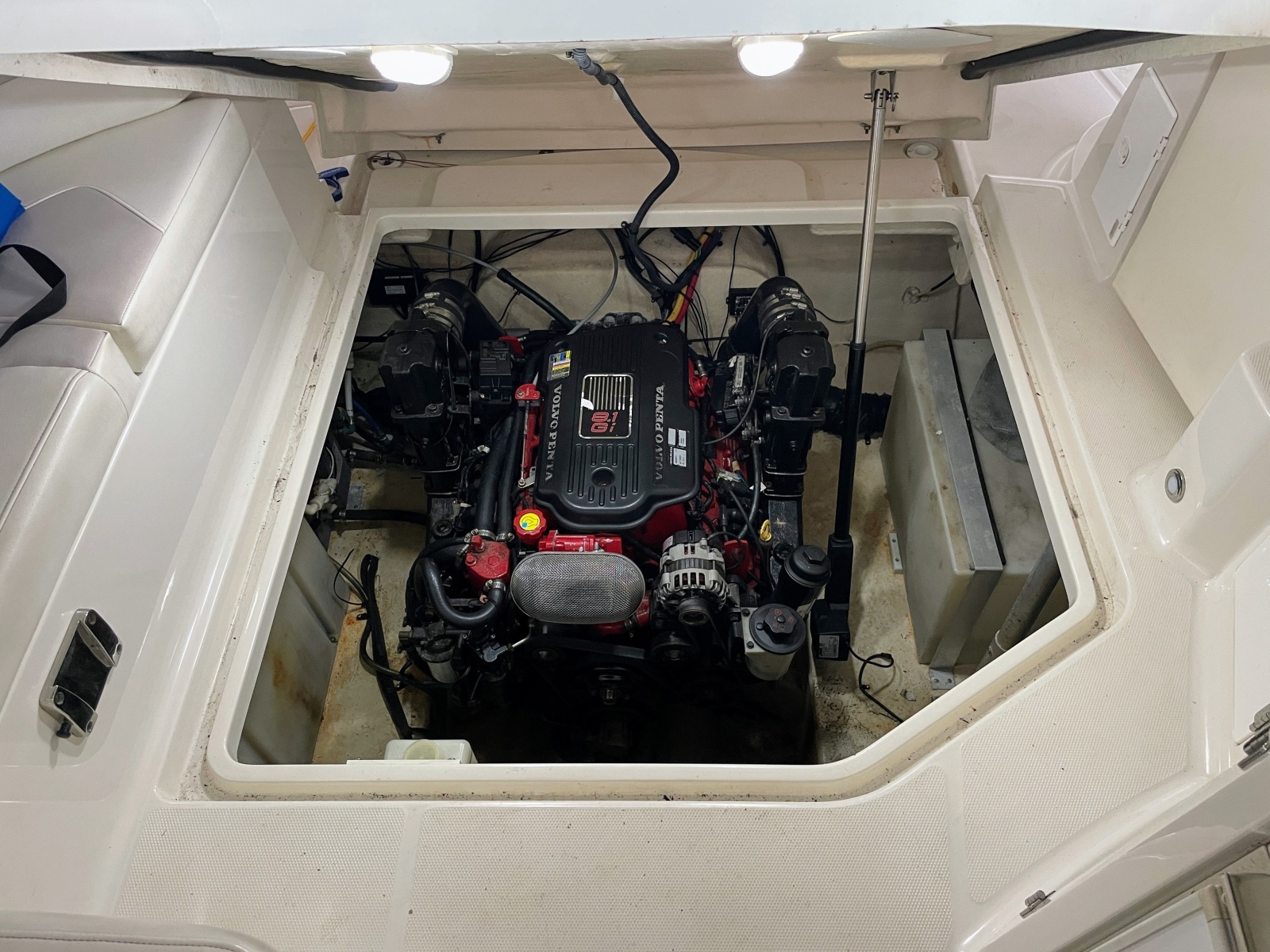 2010 Monterey 280 SCR