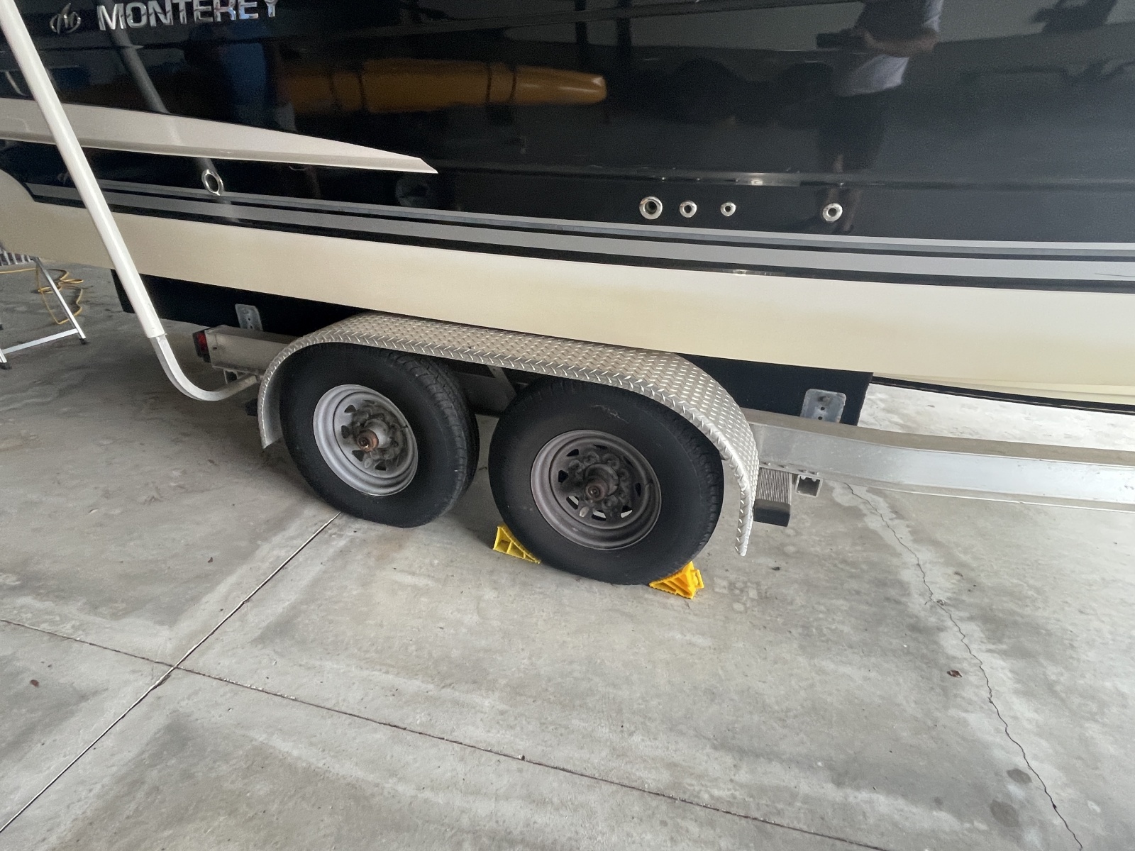 2010 Monterey 280 SCR
