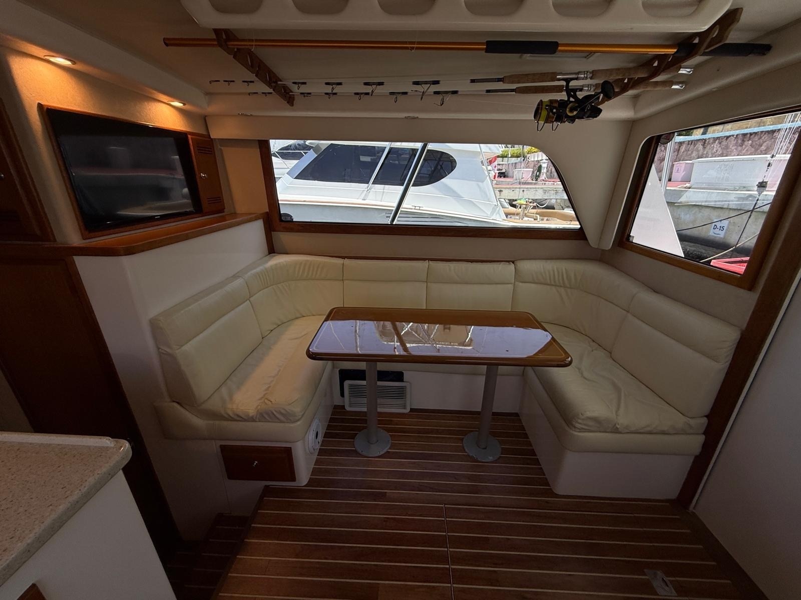 2004 Cabo 35 Flybridge