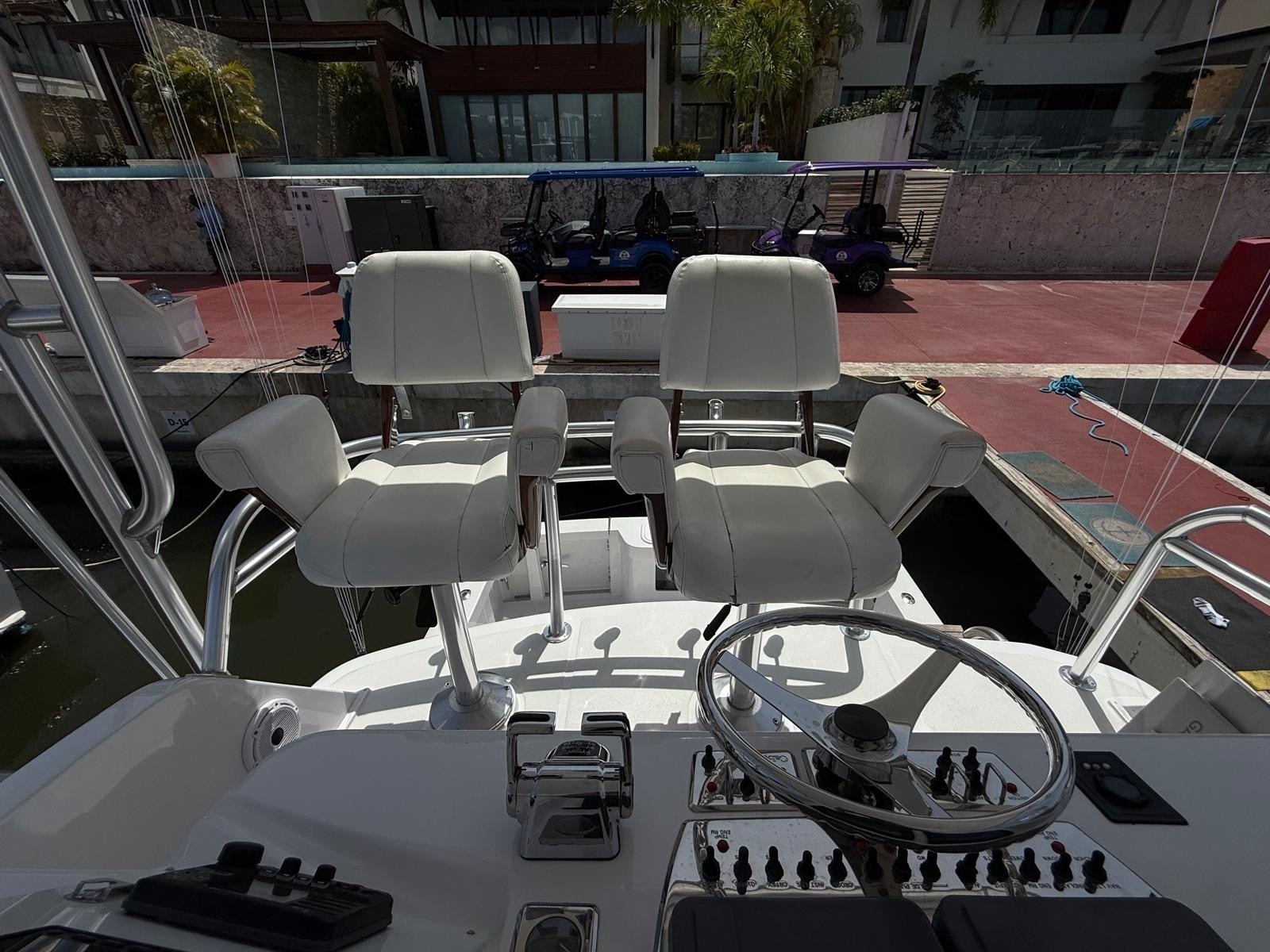 2004 Cabo 35 Flybridge