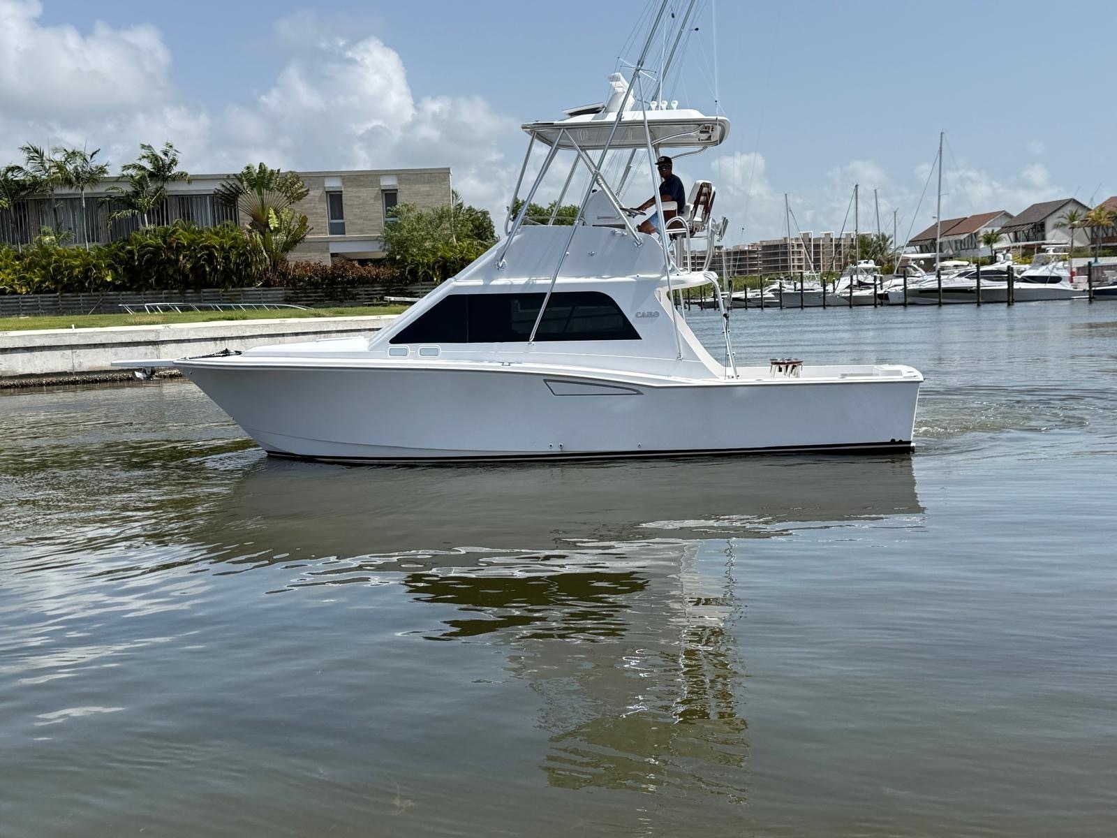 2004 Cabo 35 Flybridge