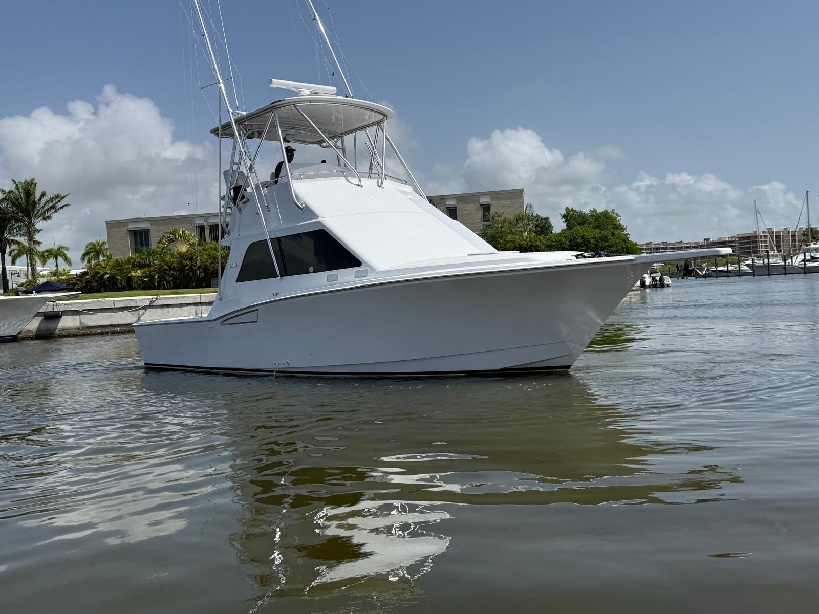2004 Cabo 35 Flybridge