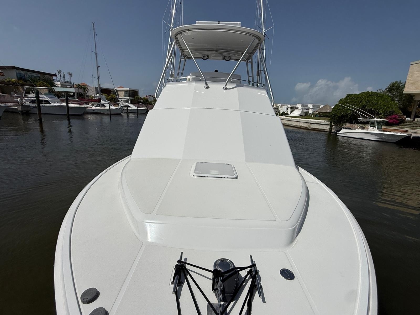 2004 Cabo 35 Flybridge