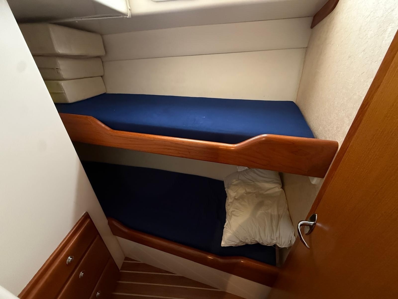 2004 Cabo 35 Flybridge