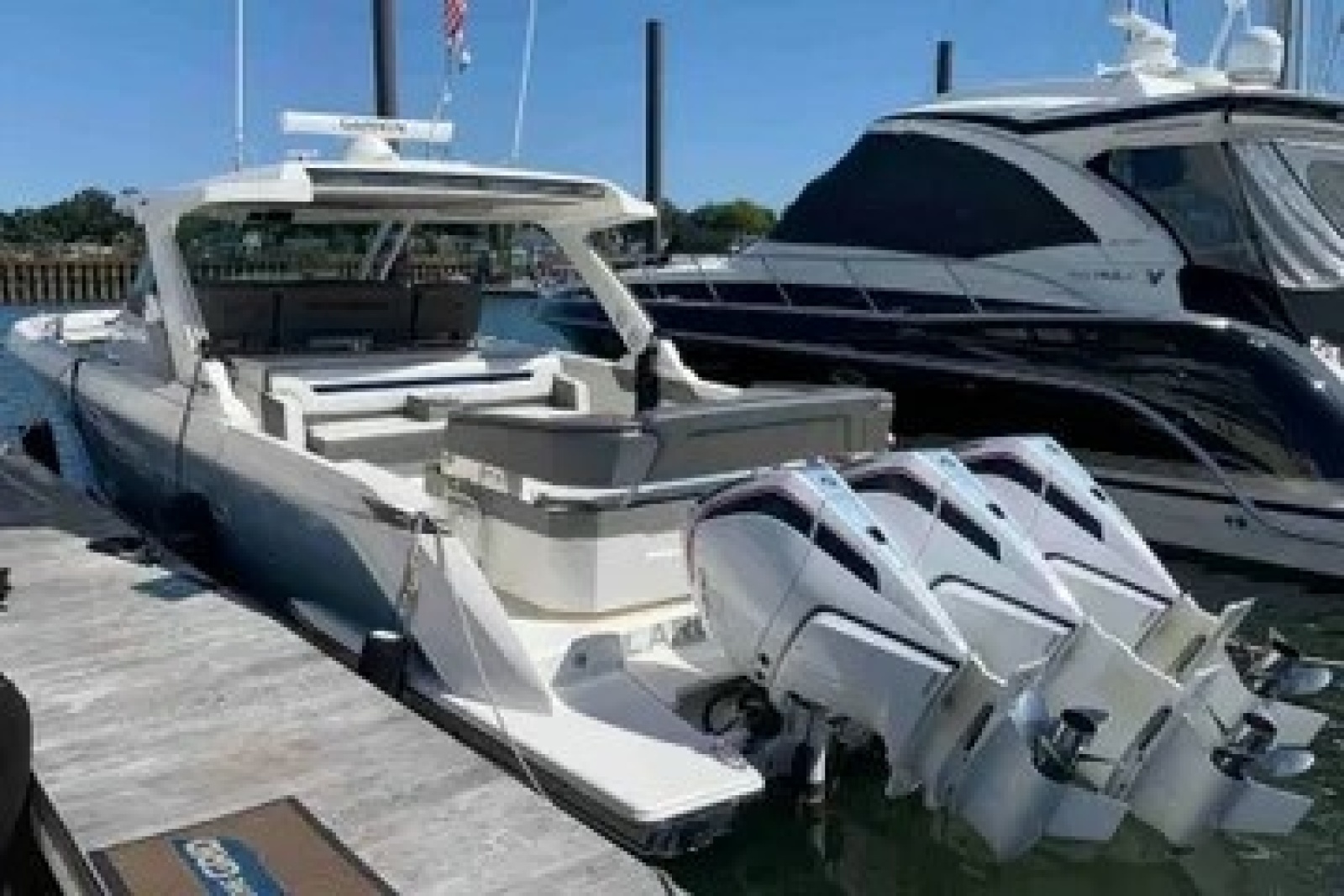 2021 Tiara Sport 