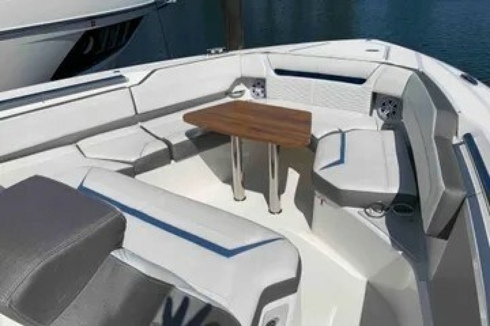 2021 Tiara Sport 