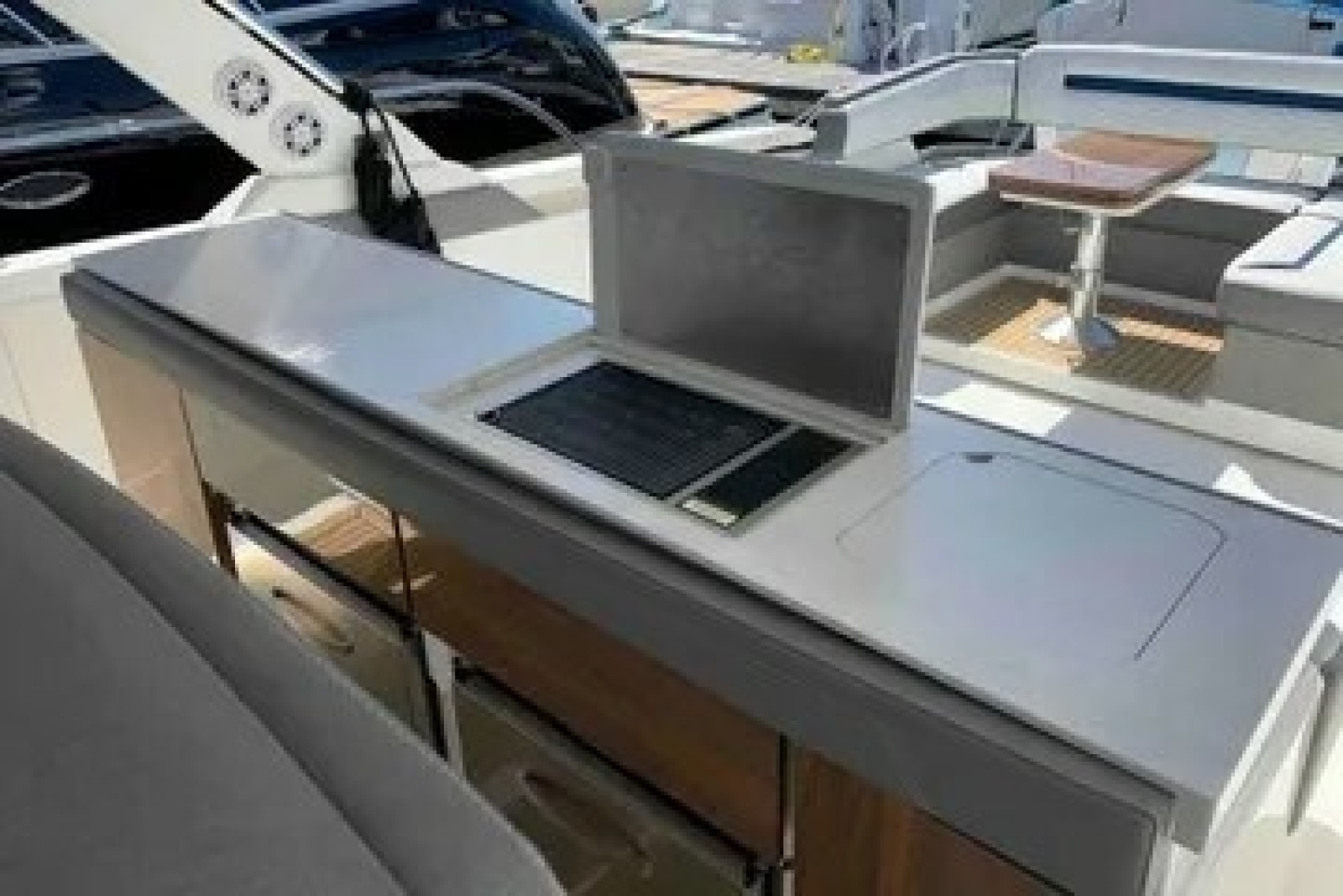 2021 Tiara Sport 