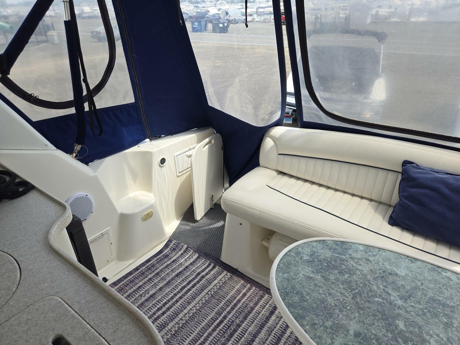 1999 Rinker 330 Fiesta Vee