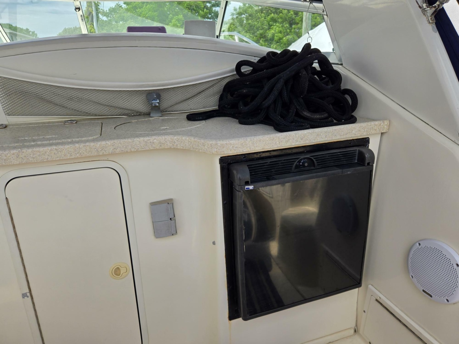 1999 Rinker 330 Fiesta Vee