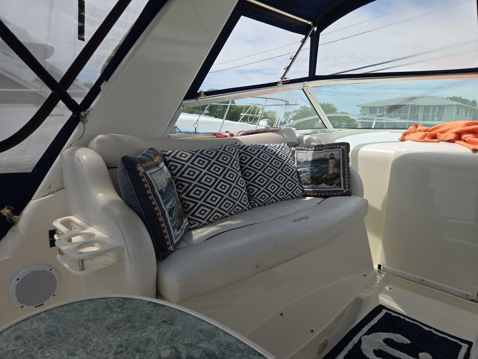1999 Rinker 330 Fiesta Vee