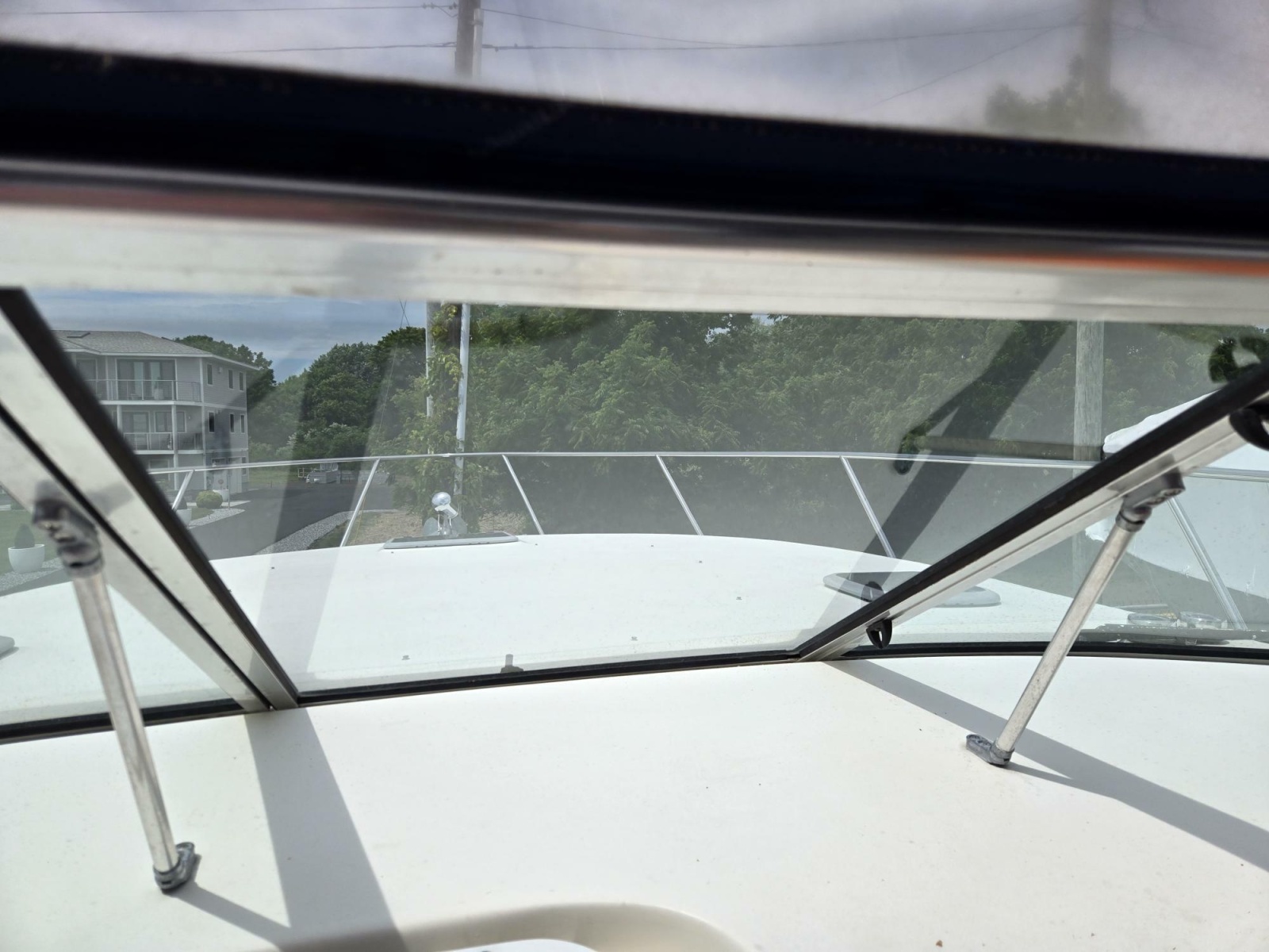 1999 Rinker 330 Fiesta Vee