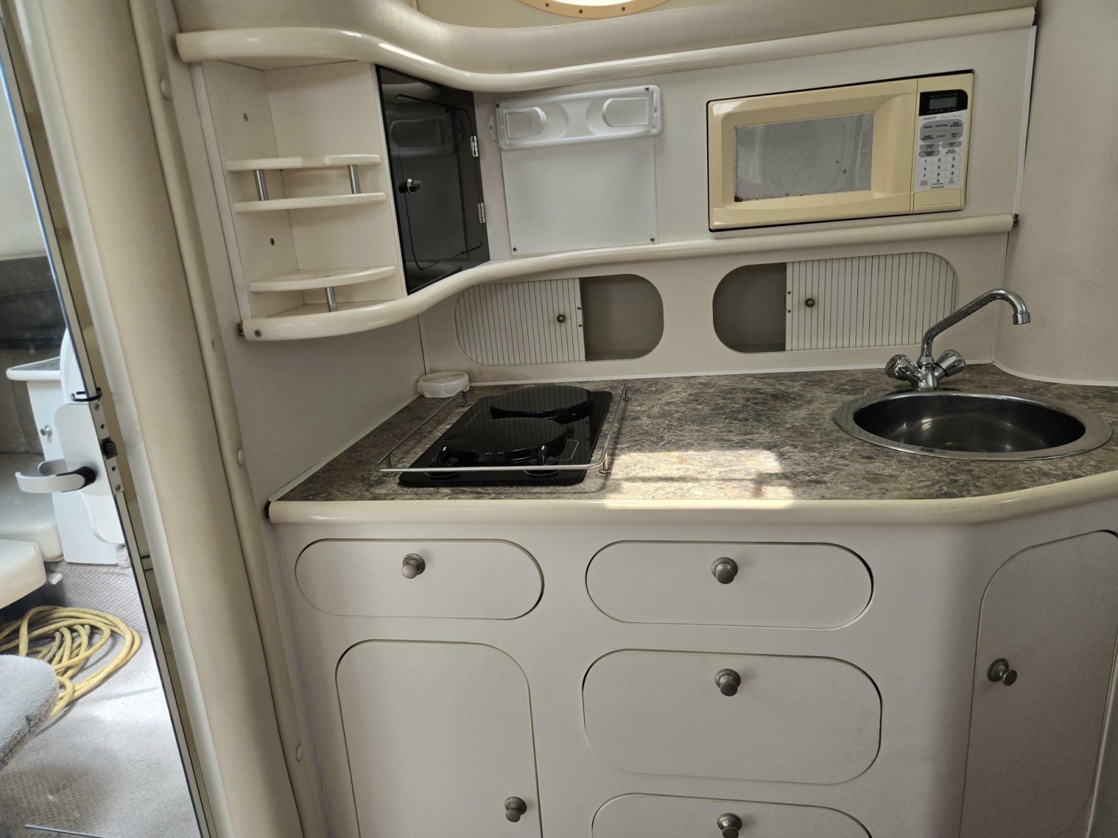 1999 Rinker 330 Fiesta Vee