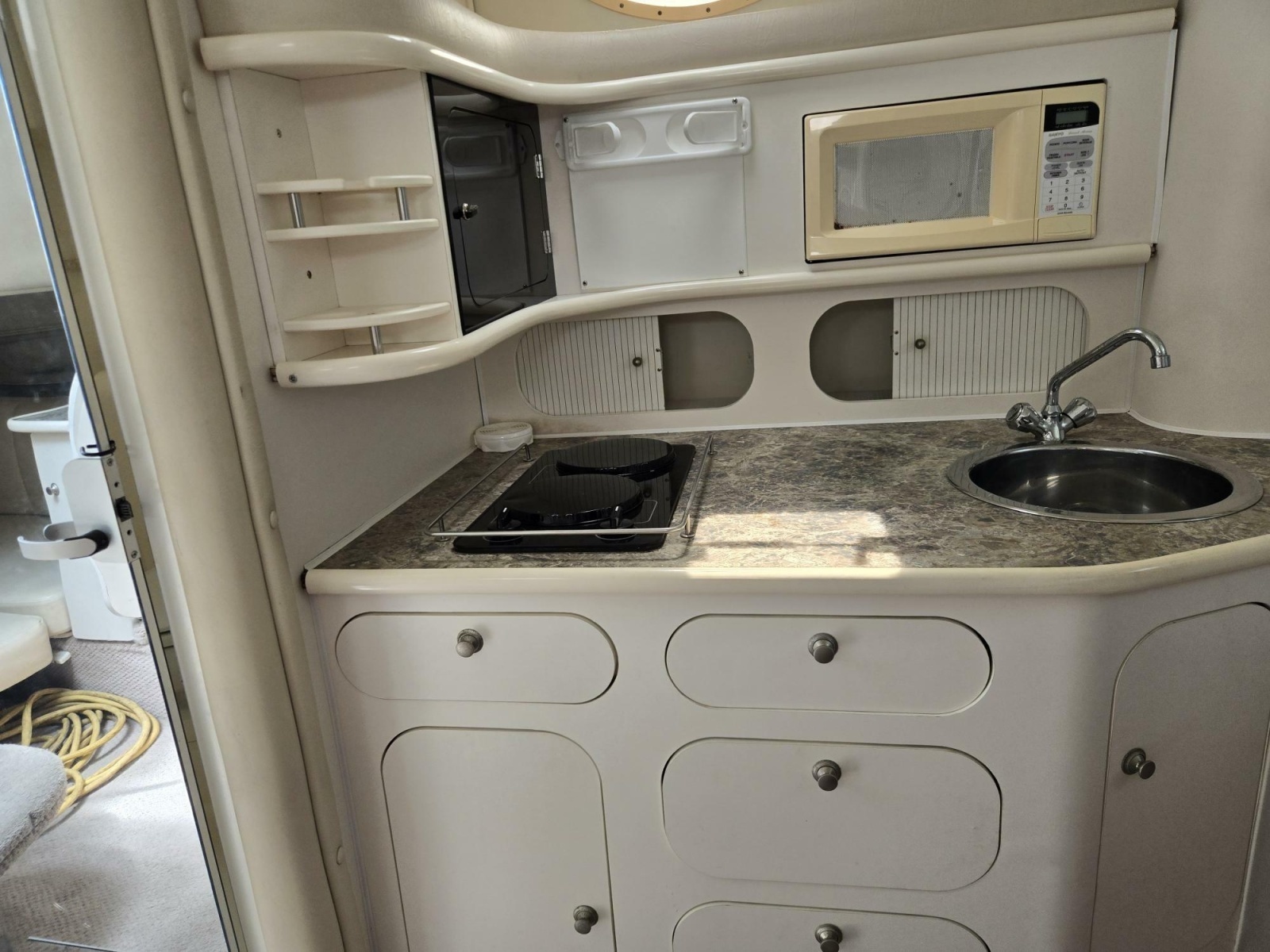 1999 Rinker 330 Fiesta Vee