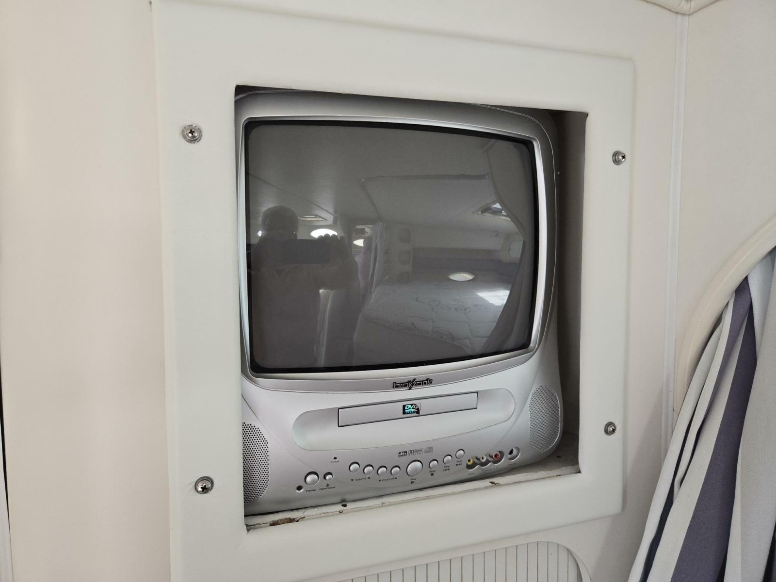 1999 Rinker 330 Fiesta Vee