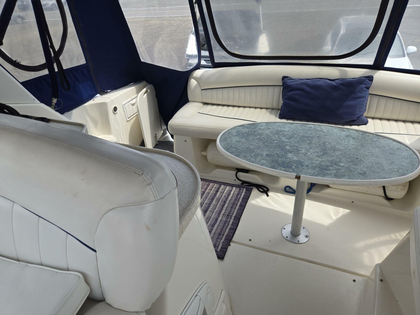 1999 Rinker 330 Fiesta Vee