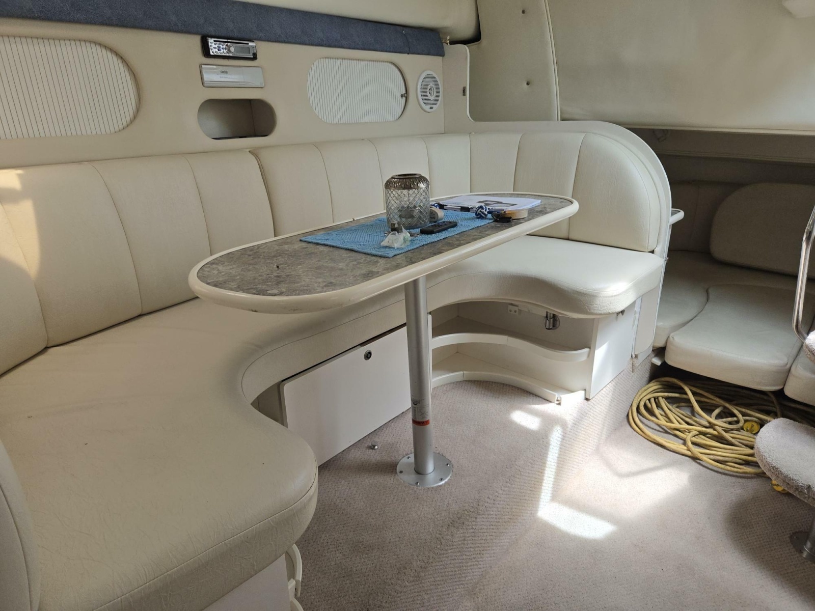 1999 Rinker 330 Fiesta Vee
