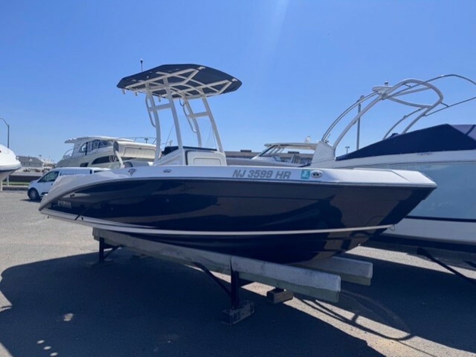 2022 Yamaha Boats 210 FSH Sport