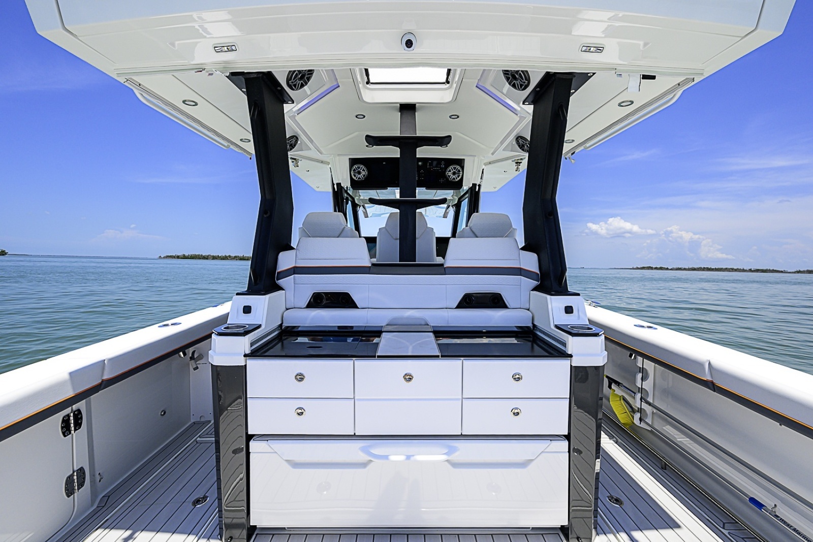 2024 Formula 387 Center Console Fish