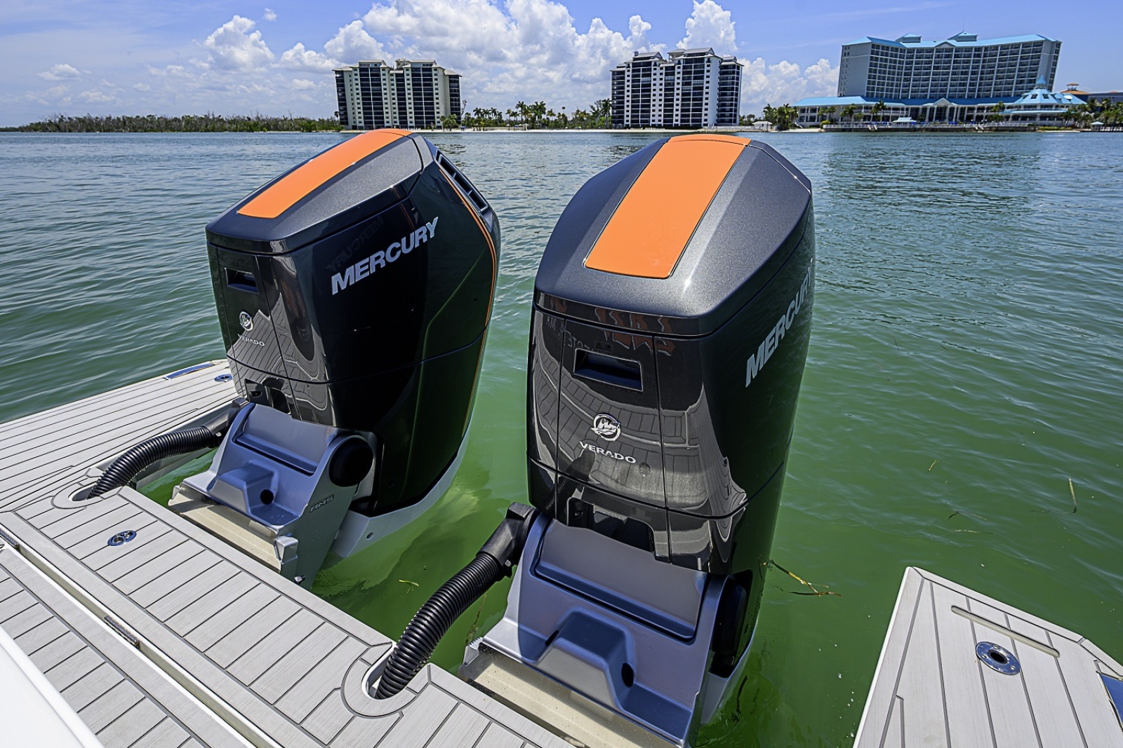 2024 Formula 387 Center Console Fish