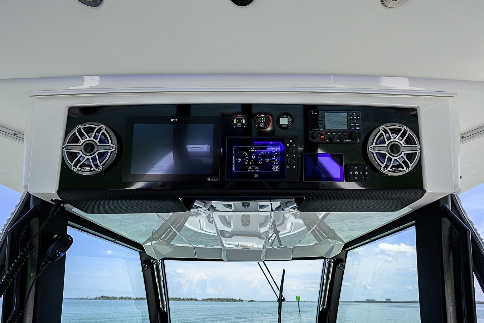 2024 Formula 387 Center Console Fish