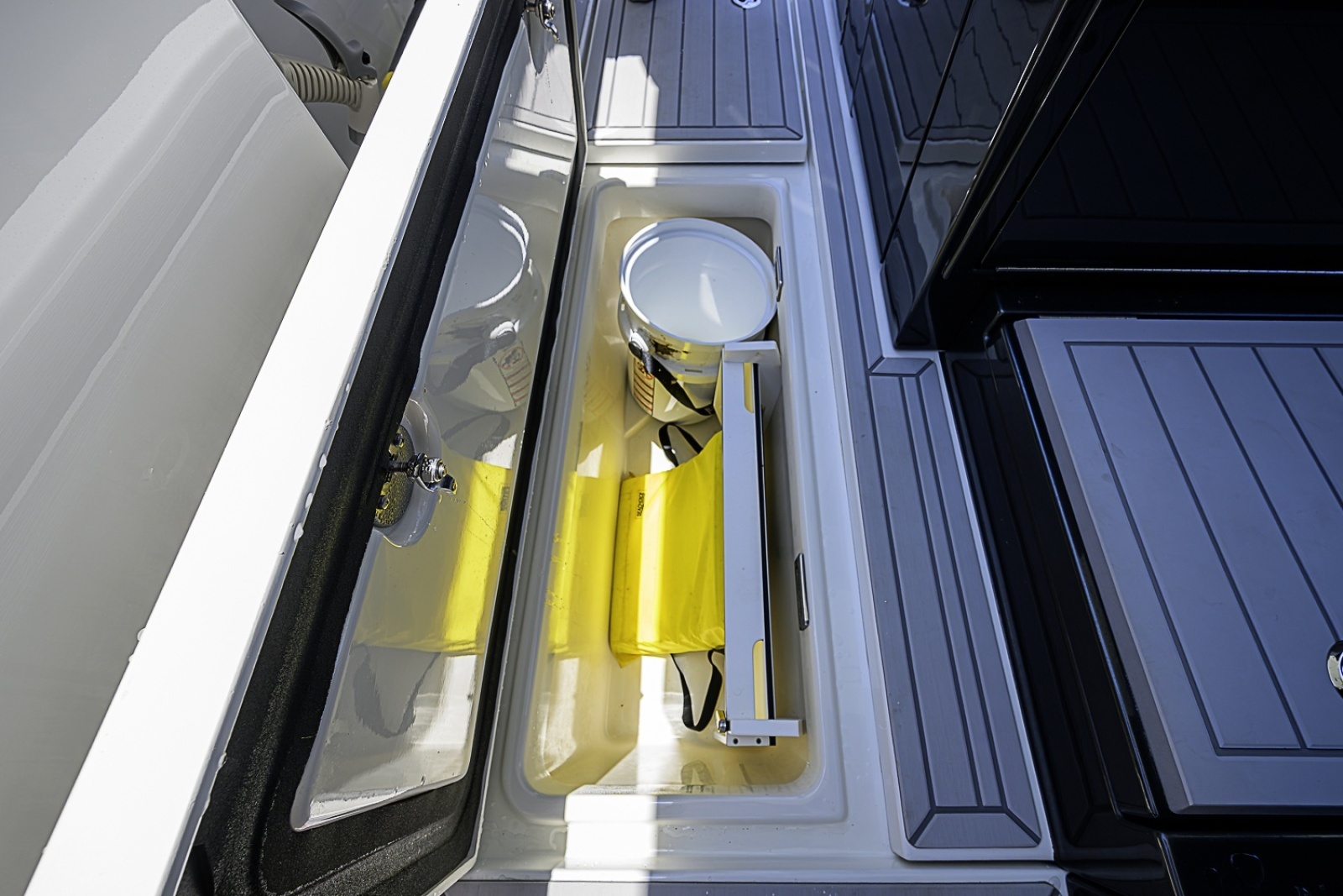 2024 Formula 387 Center Console Fish