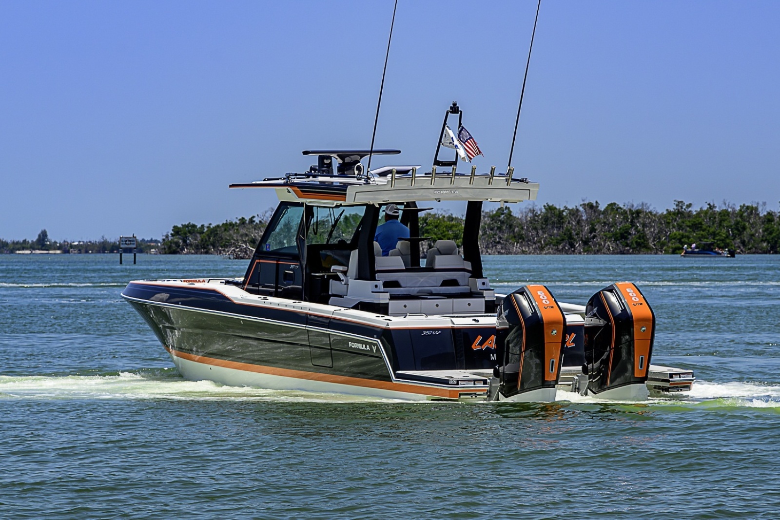 2024 Formula 387 Center Console Fish