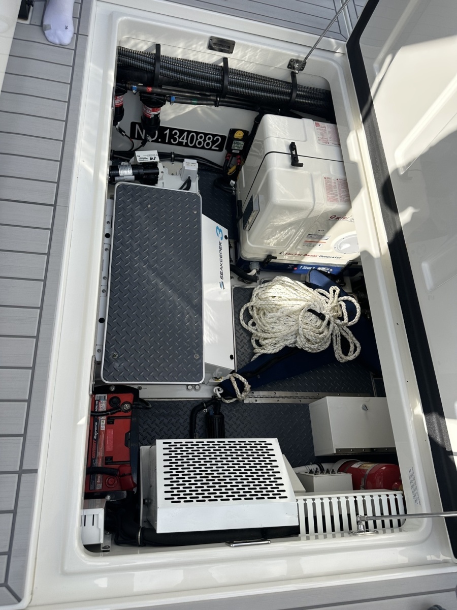 2024 Formula 387 Center Console Fish