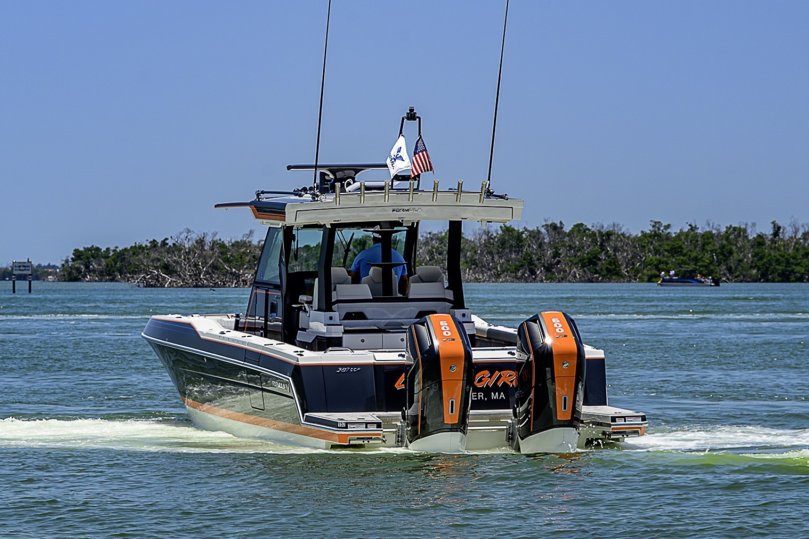2024 Formula 387 Center Console Fish