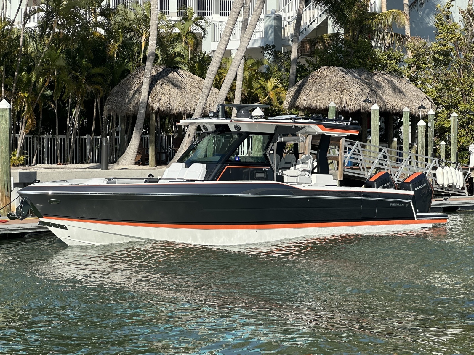 2024 Formula 387 Center Console Fish
