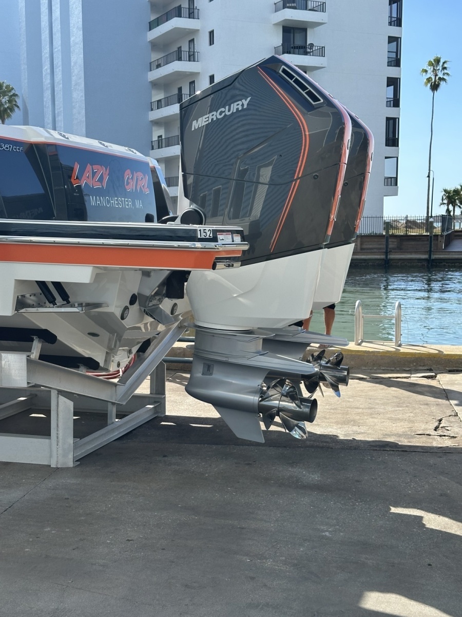2024 Formula 387 Center Console Fish